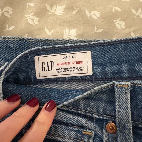 GAP High Rise Stride Jeans - Picture 2 of 3